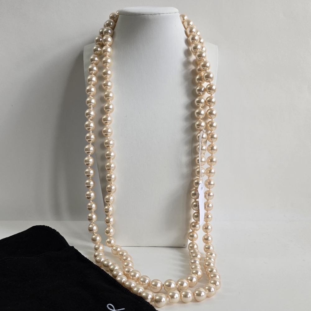 Cream Pearl Necklace with Luminous Sheen and Uniform Size